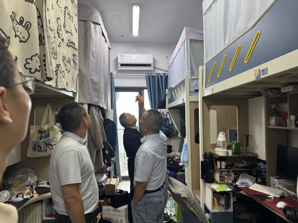 伟德开展国庆中秋节前校园安全检查